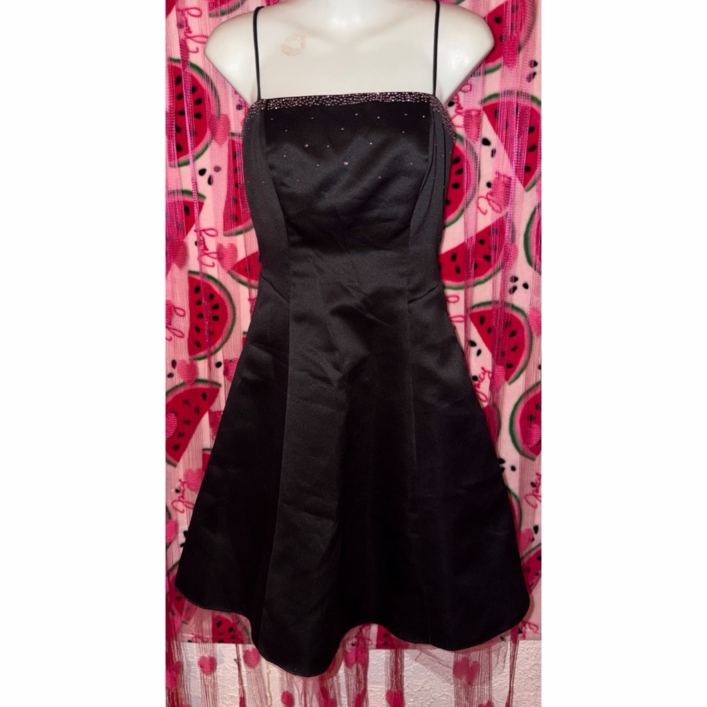 π€π©· Vintage Beaded Formal Dress